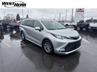 2021 Toyota Sienna XLE 8 Passenger
