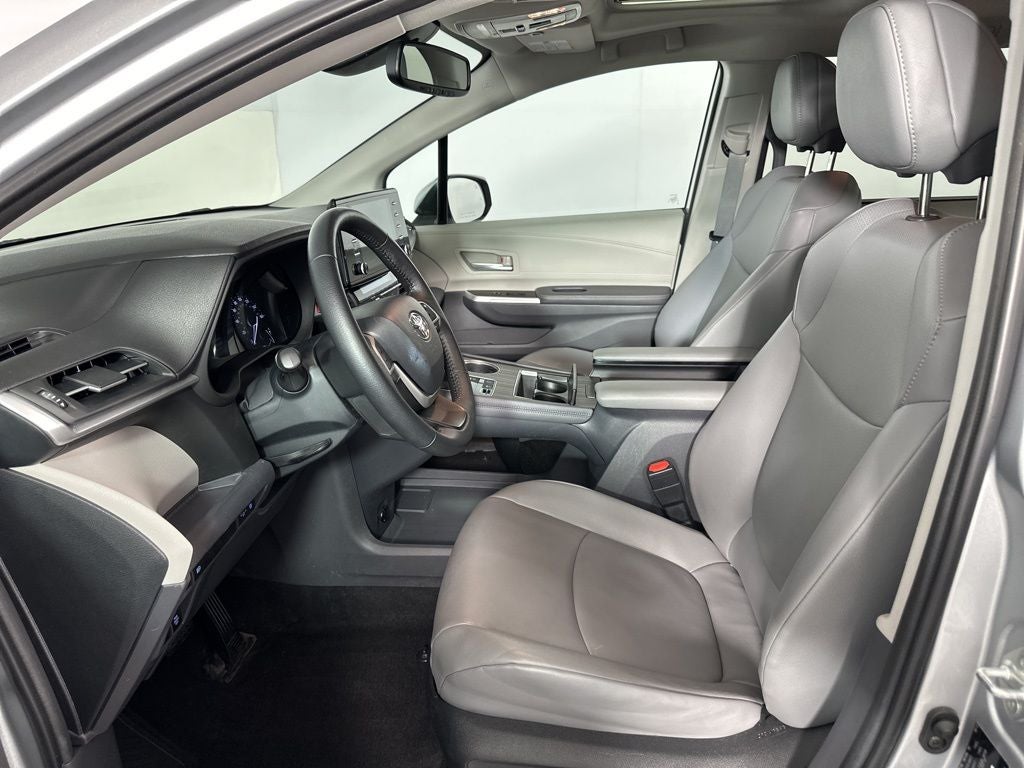 2022 Toyota Sienna XLE 7 Passenger