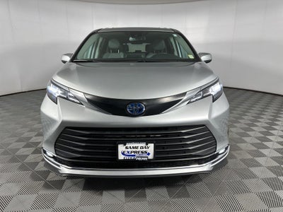 2022 Toyota Sienna XLE 7 Passenger