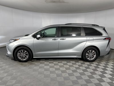 2022 Toyota Sienna XLE 7 Passenger