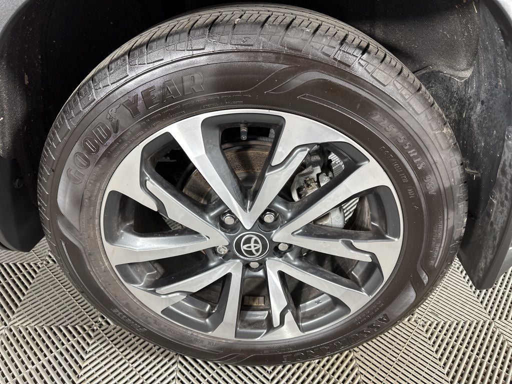 2024 Toyota Corolla Cross XLE