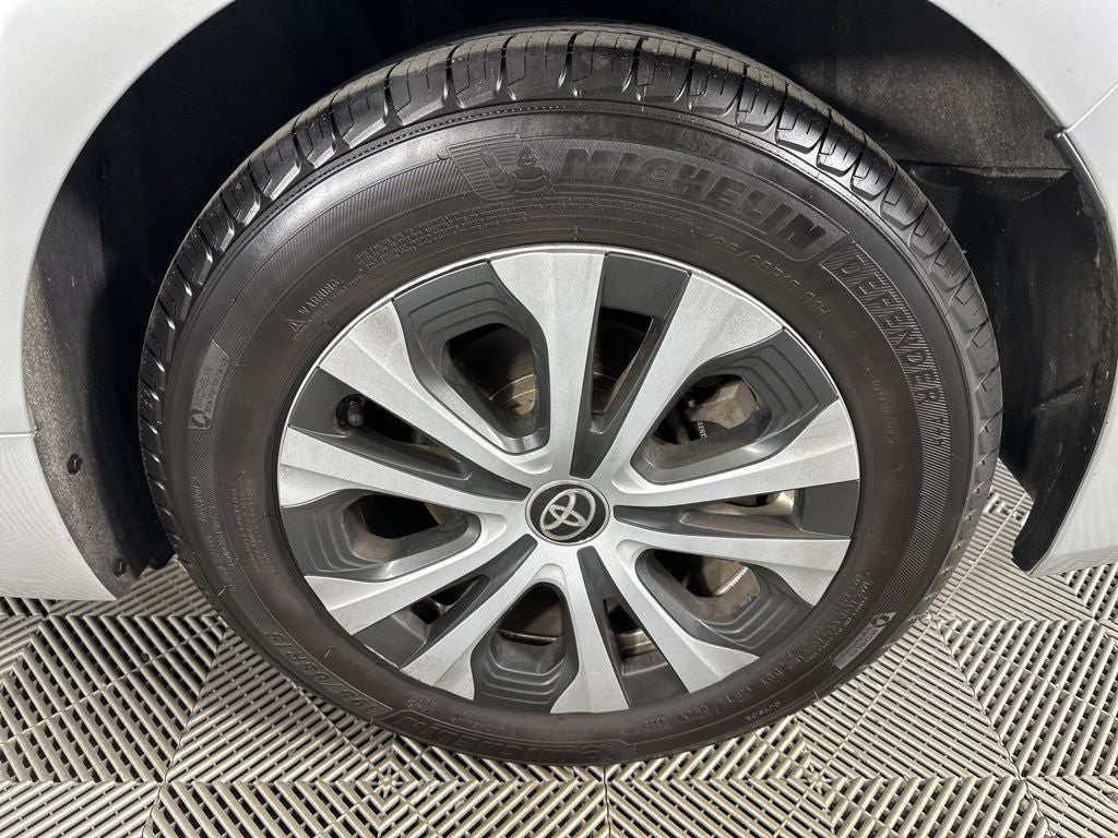 2019 Toyota Prius XLE AWD-e