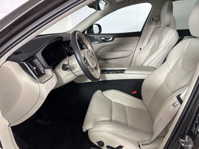 2022 Volvo XC60 B5 Inscription