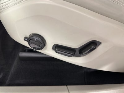 2022 Volvo XC60 B5 Inscription