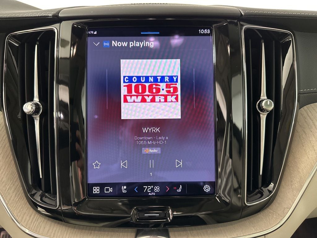 2022 Volvo XC60 B5 Inscription