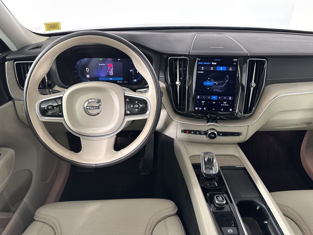 2022 Volvo XC60 B5 Inscription